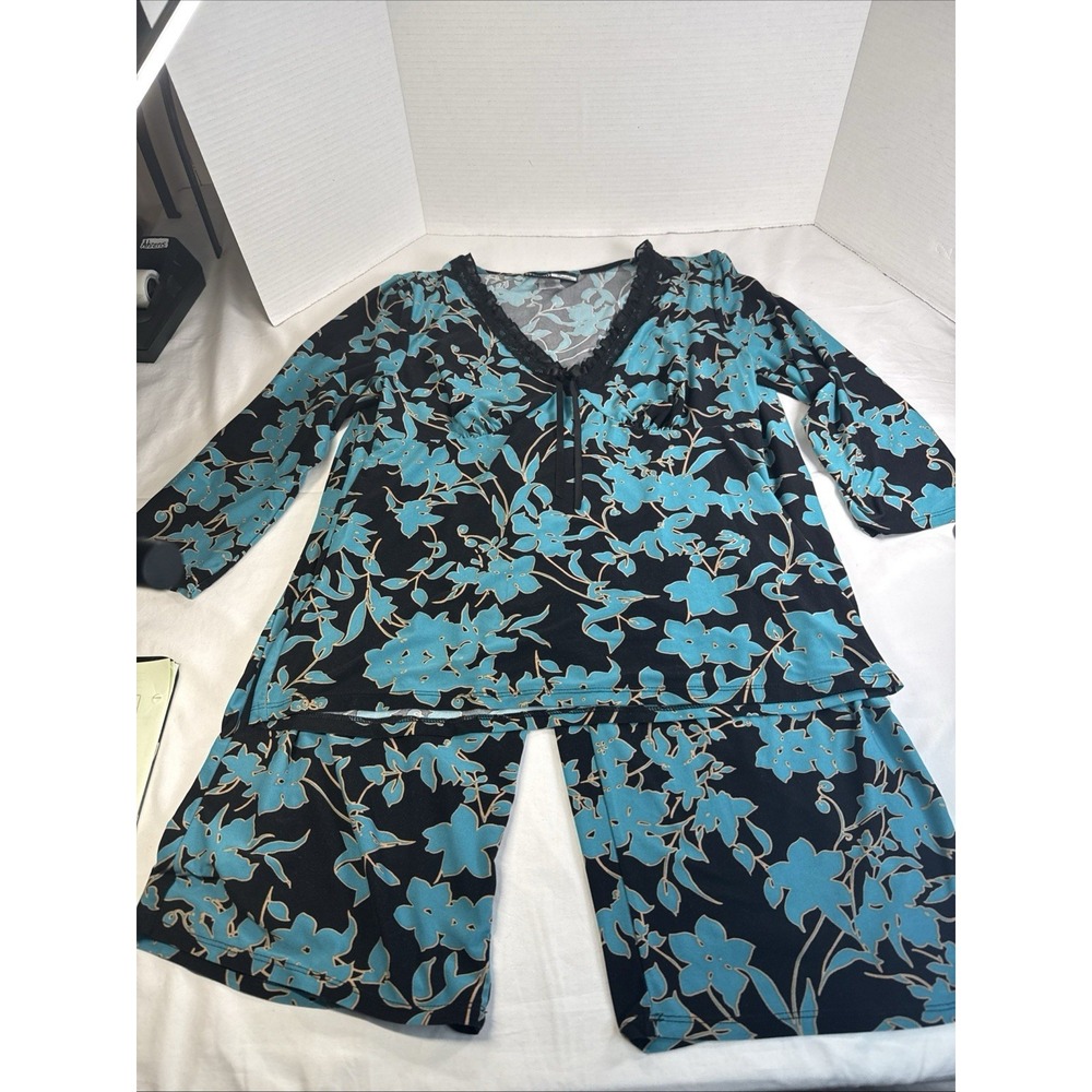 Women's STUDIO Donatello Pajamas Set Sz M Aqua & Black Crop Bottoms